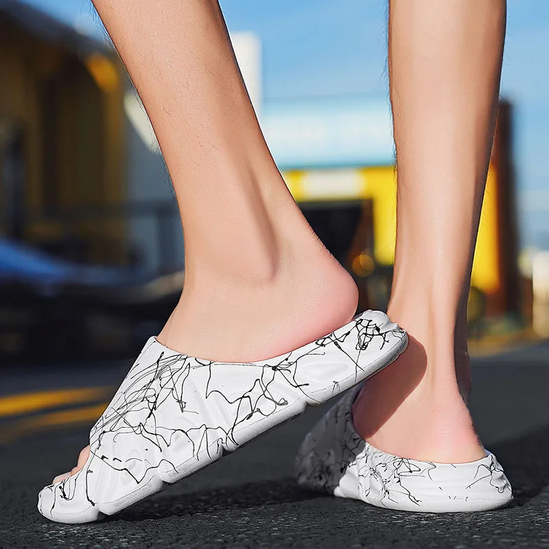 

2025 модные новые летние мужские массажные уличные сандалии, пляжная повседневная обувь, легкие и быстросохнущие домашние тапочки на мягкой подошве