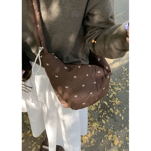 패션 패딩 백 가을 겨울 여성용 신상 트렌드 작은 숯불 나일론 다목적 크로스바디 어깨 밑 패딩 나일론 여성용 백 가방 