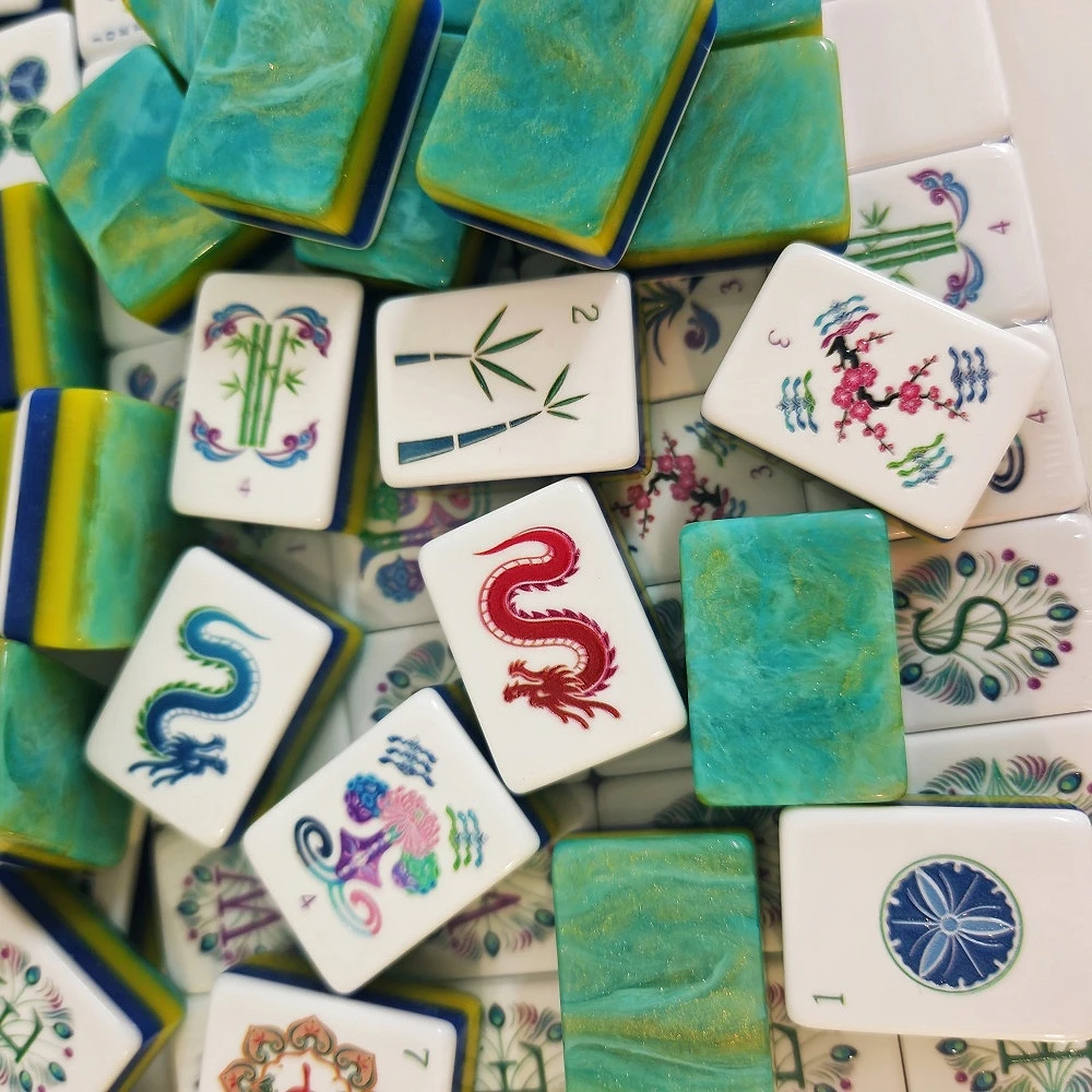 2026 Cute Quicksand Luxury American Mahjong Tiles 4-Layer Acrylic Engraved Mahjong Set Board Games Travel Mah Jongg Sets Gifts
