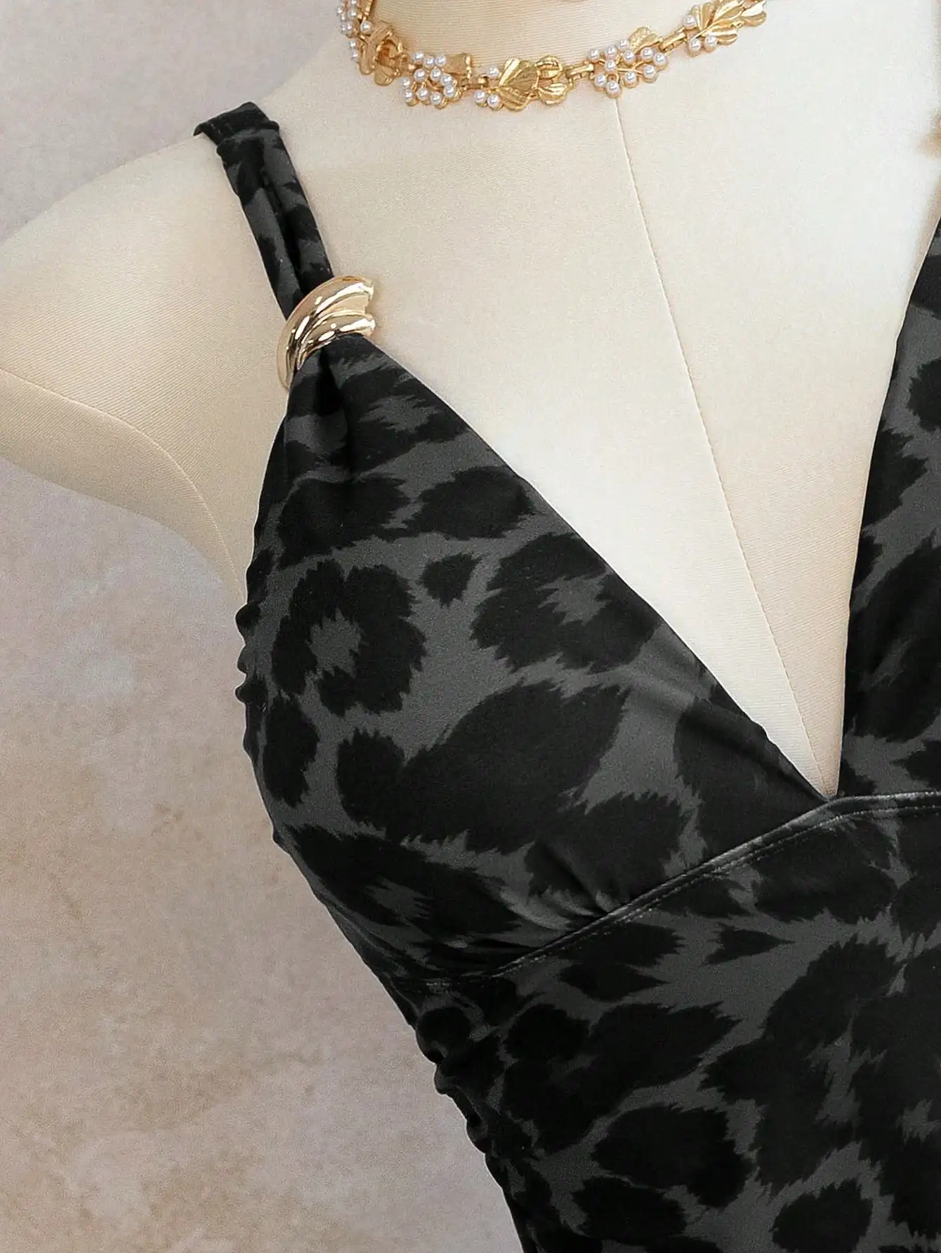 

Leopard Print V-Neck 2-Piece Tankini Swimwear For Women Beach Pool Party Outfit