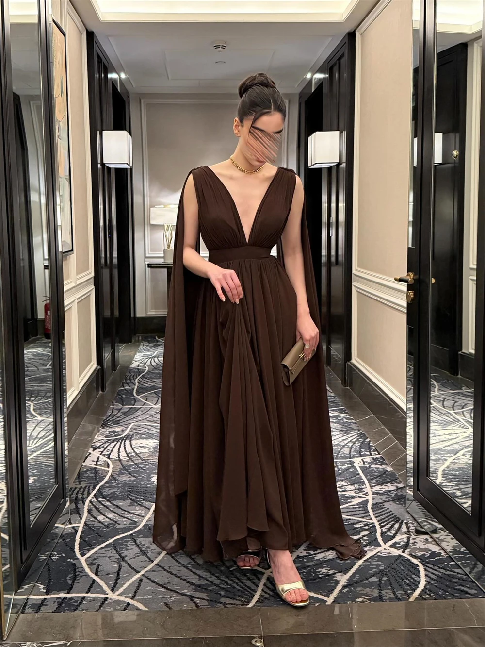 

Customized Simple russet Chiffon Evening Dress Graceful V-Neck Sleeveless Celebrity Gowns Classic A-Line Backless Party Dresses