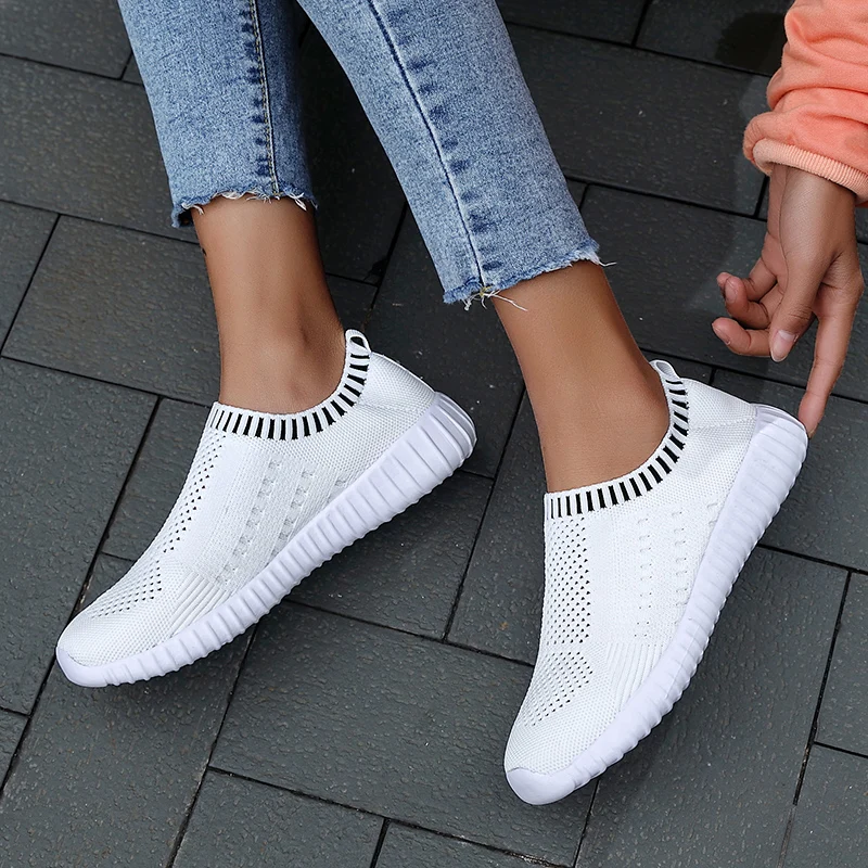 Women\'s Ultra Light Oversized Running Shoes, Fashionable Fly Woven Breathable Sports Sneakers