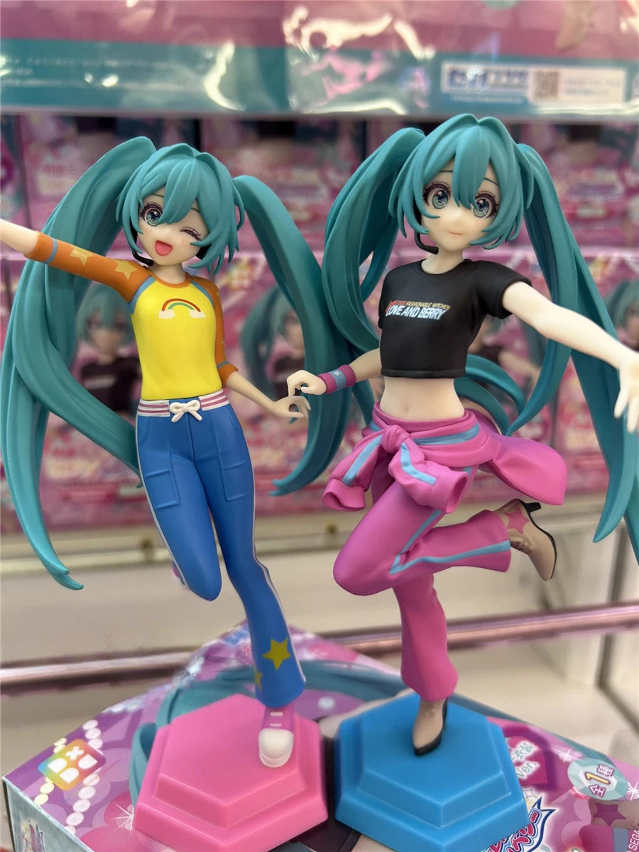 オリジナルセガ日本アニメ初音ミクファッション魔女ラブ-ベリー青春活力デスクトップ装飾モデルフィギュア誕生日ギフト