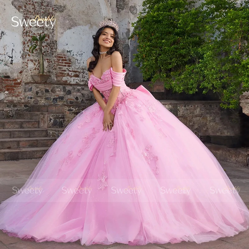 Baby Pink Quinceneara Dress Embroidered Lace With Beadi Ball Gown Sleeveless Boat Neck Prom Dresses Customized Lace Up Bow  ﻿