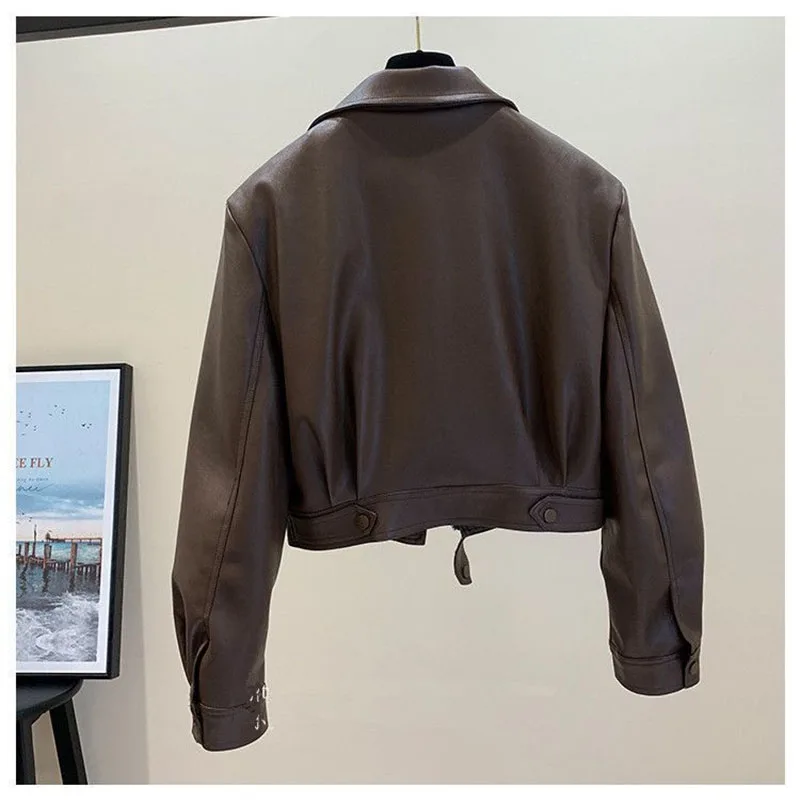 แจ็คเก็ตหนังสั้นแฟชั่นสำหรับผู้หญิง ฤดูใบไม้ผลิ 2026 สไตล์ใหม่ ปกเสื้อแบบลาペル หนัง PU อเนกประสงค์ เสื้อโค้ทสไตล์ไบค์เกอร์ เสื้อคลุม