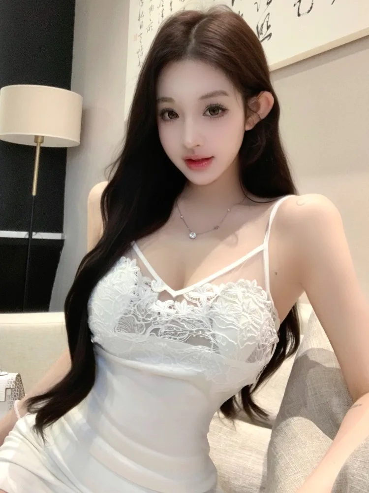 

Новинка! Горячая распродажа: Женский летний укороченный топ на бретельках с кружевными вставками и прозрачными элементами, с чашечками для груди, базовая модель.