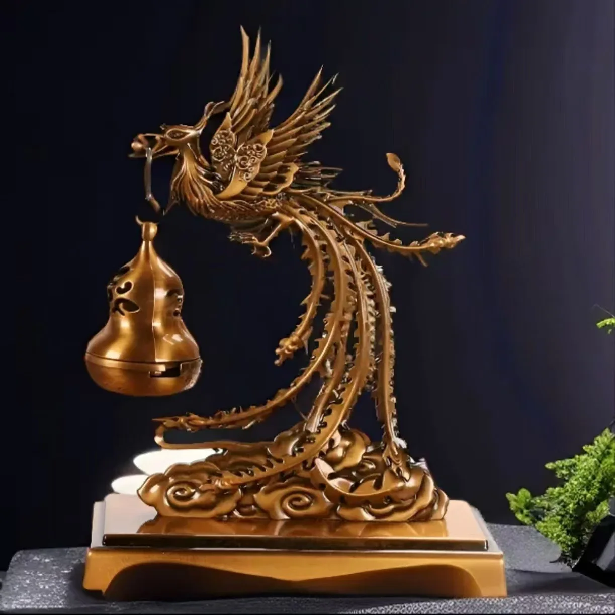 

Metal Incense Burner Holder Creative Vintage Hollow Out Exquisite Hill Shape Incense Burner For Yoga Home tea ceremony ornament