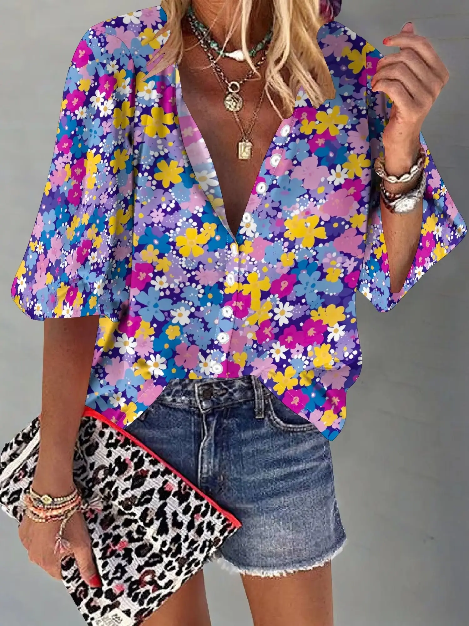 Рисунок 3 - Женские рубашки на пуговицах с цветочным узором