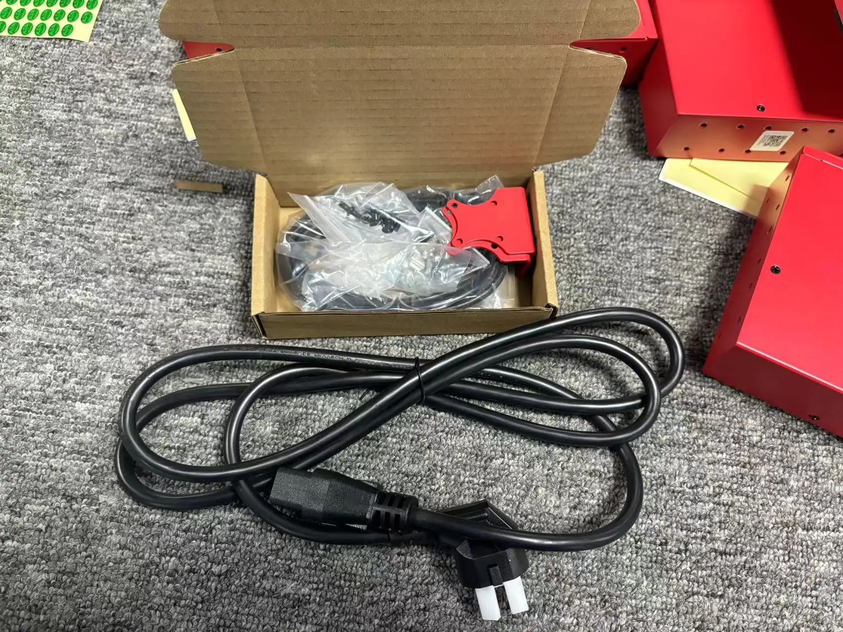 380V Input 380V Output Smart PDU (32A  for Each Outlet) Remote Control On/off for Each Outlet  Power Distribution Unit