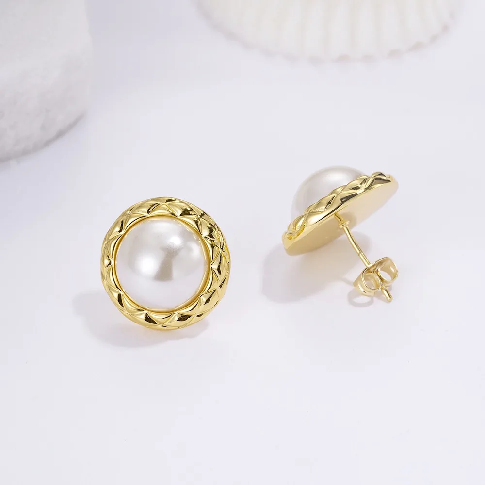 

New Earrings Women's Pearl Earrings Fashion High-end Earrings Accessories Stud Earrings Holiday Gifts