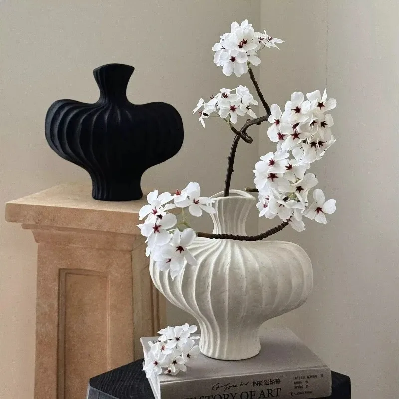 Kreative Vase Wohnzimmer Tischdekoration Skulptur-Modell Blumenarrangement Trockenblumen Retro-Deko Vase Wohndekoration