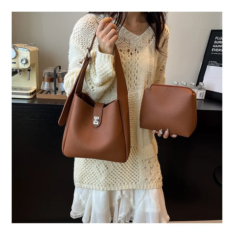 

Luxury Women's Shoulder Bag Crafted From Fine Leather Featuring Elegant Vintage Lightweight Daily Refined Look​