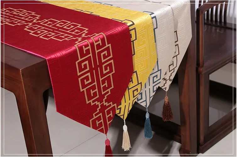 

New Luxury Classical Chinese Style Wedding Decoration Modern Red Table Runner for Wedding Party Embroidery Polyester Table Cloth