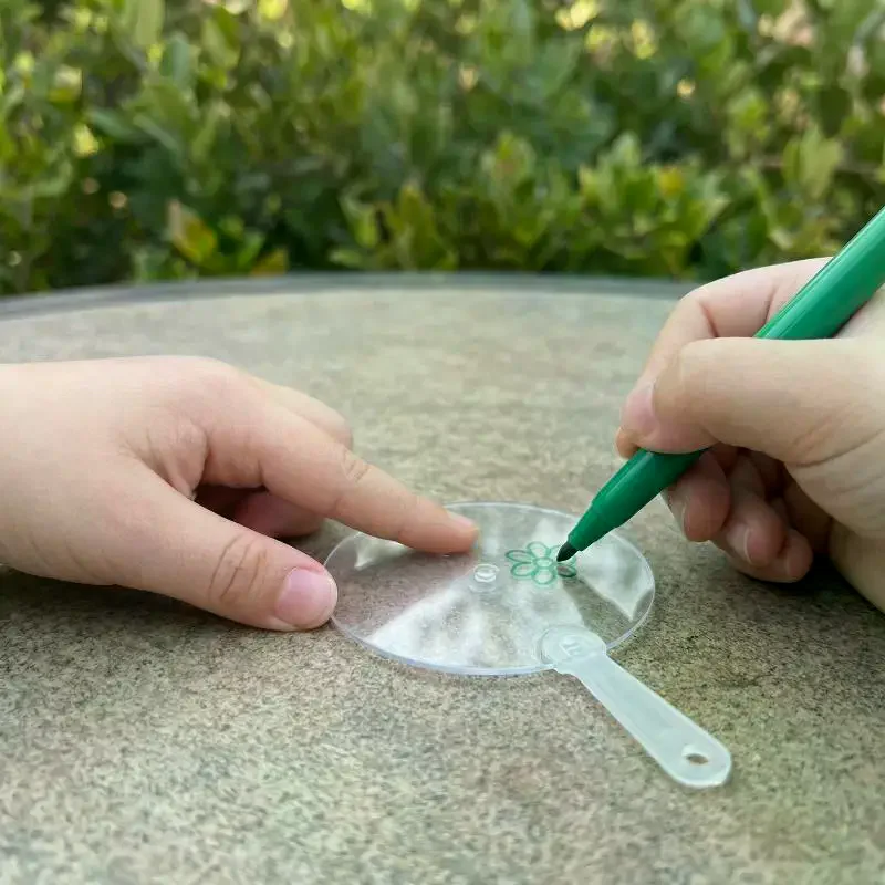 50 Abanicos Transparentes Mini de 5cm, Lindos y en Blanco, para Manualidades Infantiles, Regalos de Boda, Cumpleaños y Decoración