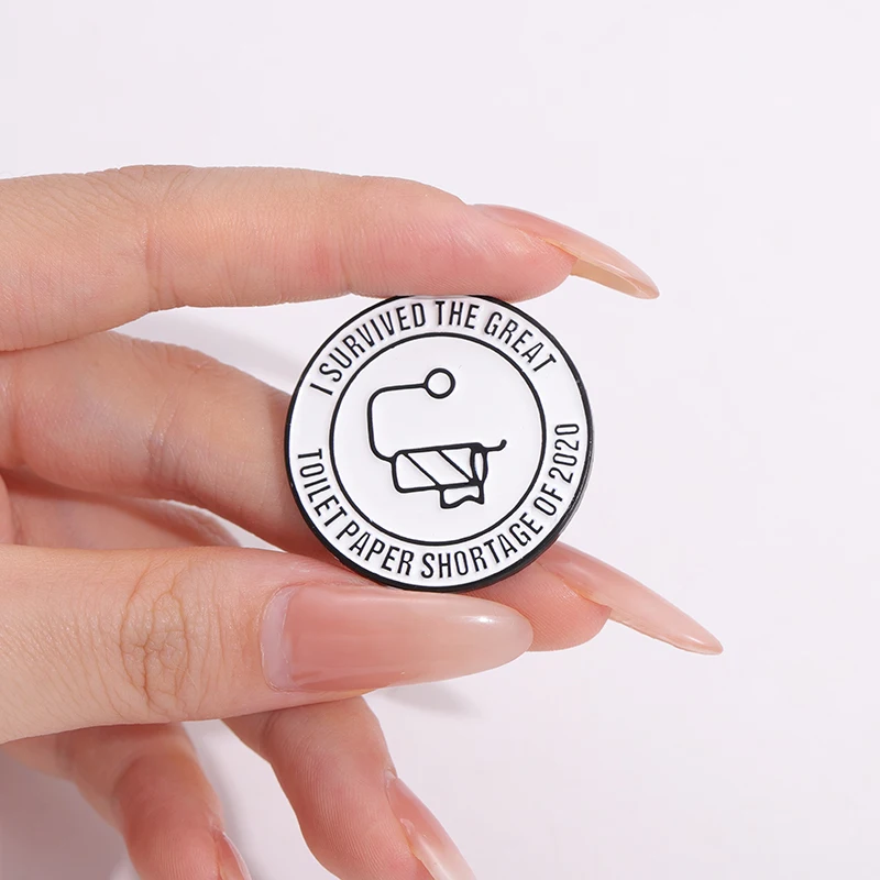 نجت من دبابيس ورق التواليت نهاية العالم ، ونقلت ورق لفة لطيف ، دبابيس المينا ، شارات طية صدر السترة ، هدية المجوهرات الفكاهية #5