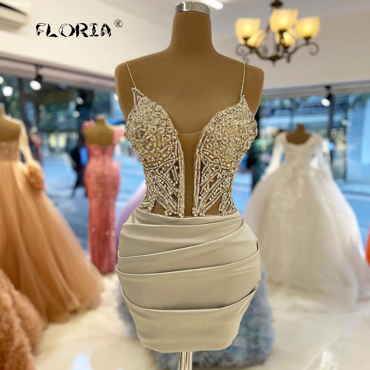 

Champagne Beading Spaghetti Strap Mini Short Prom Dress Pleated Sexy Cocktail Dresses with Crystals Customized Vestidos De Noche