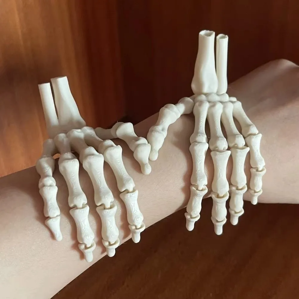 9.3 cm Long 3D Printed Hand Bone White PLA Skeleton Hand Model Realistic Design 3D Printed Halloween Skeleton Hand