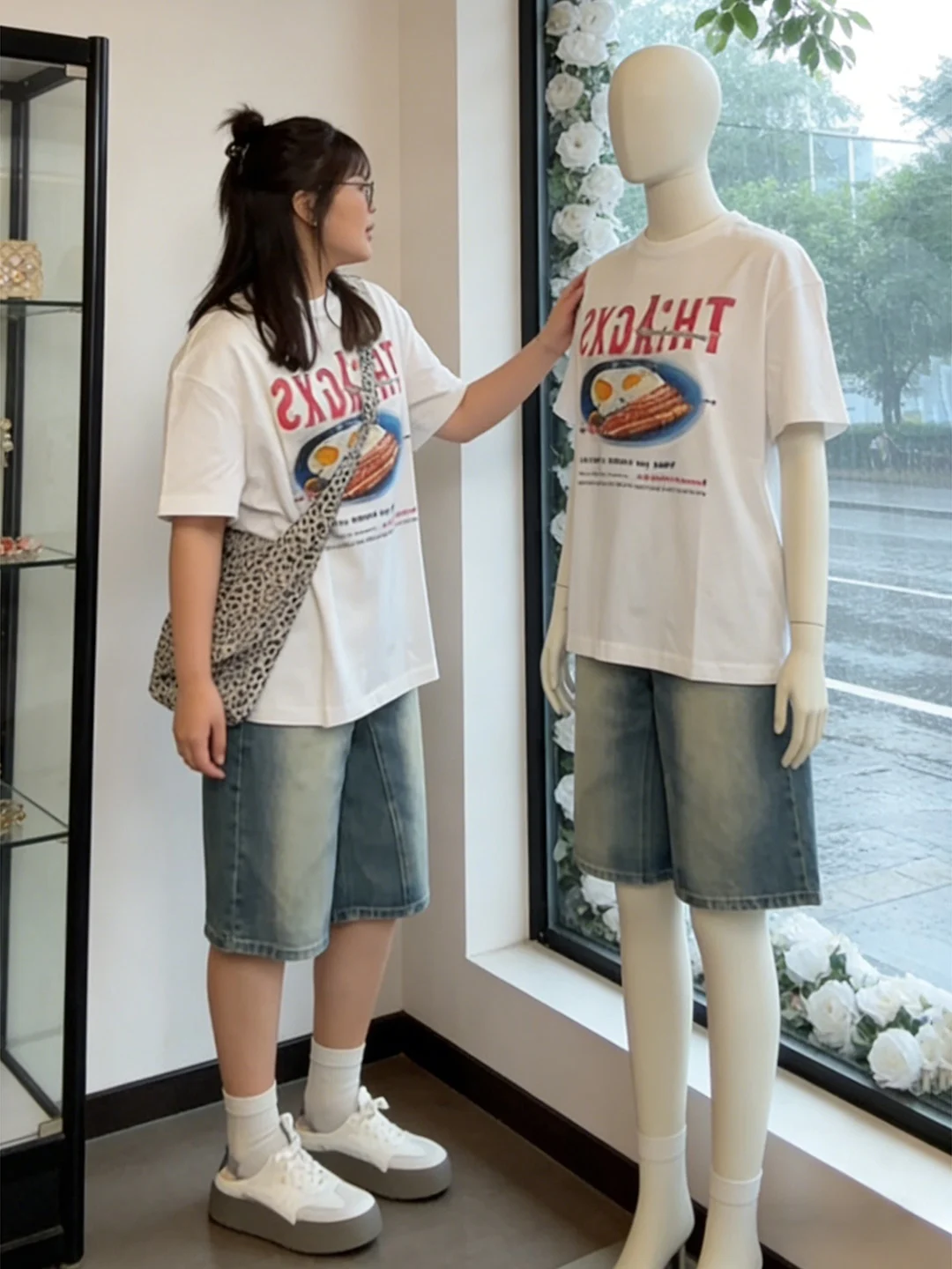 

Женские джинсовые шорты больших размеров с высокой талией, широкими штанинами, повседневные, летние, модные, для фигуры типа «груша», утягивающие, длиной до колена