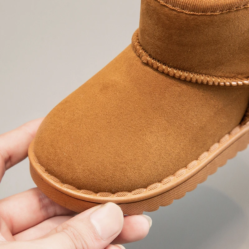 Kinder Schneestiefel Prägnanter Stil Plüsch Chunky Winter Kinder Kurzstiefel Einfarbig Slip-on Unisex Klassische Jungen Mädchen Schuhe 23-36 – Detail 5