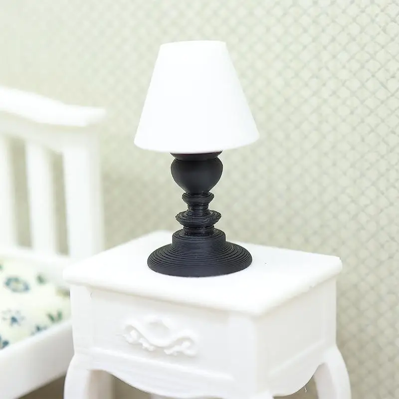 Miniature Classical Table Lamp Ornament 1/12 Dollhouse Desk Lamp Model Dollhouse Decoration Building Sand Table Photo Props