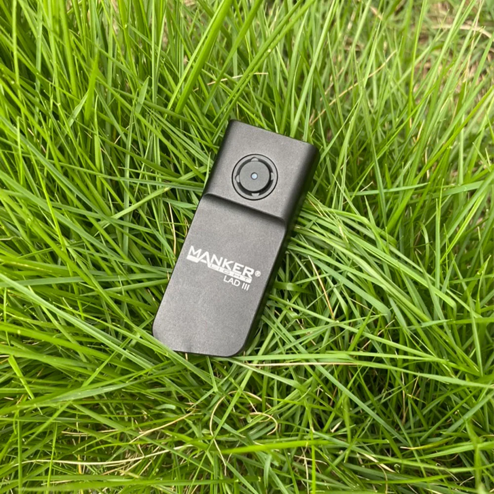 Mankerlight LAD MK III (الإصدار الأسود) مصباح يدوي EDC مدمج بمنفذ شحن USB-C 1020 لومن 70 متر شعاع رمي