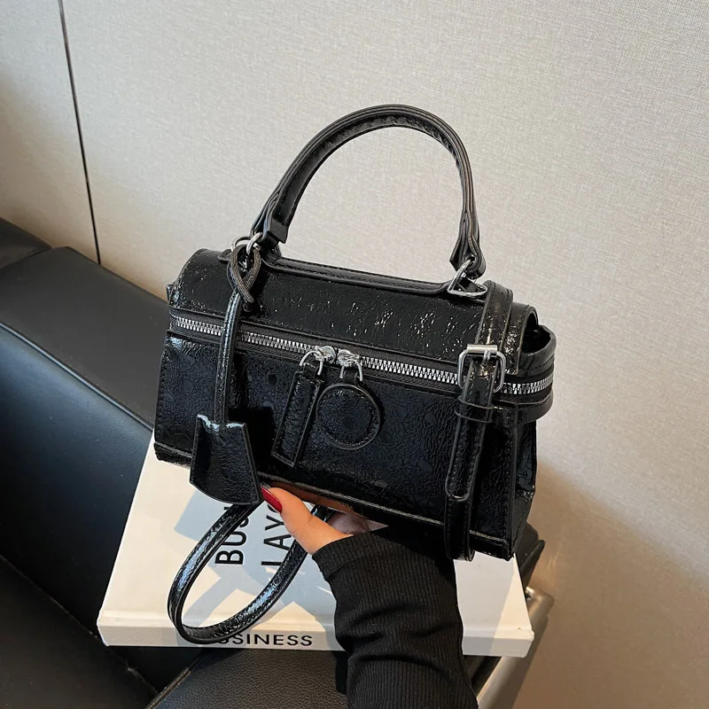 

2025 Stylish Crossbody Bag for Women - Versatile Small Square Shoulder Purse with Keychain, Fashionable Handbag