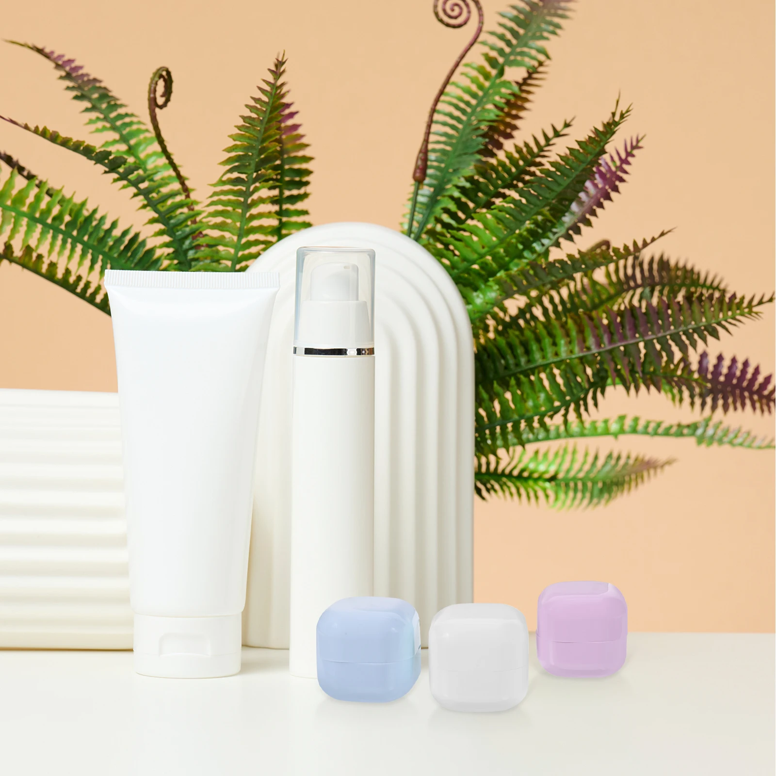 

4Pcs Refillable Empty Cosmetics Jars Portable Face Cream Containers Small Travel Storage Boxes Lotion Sample Holder