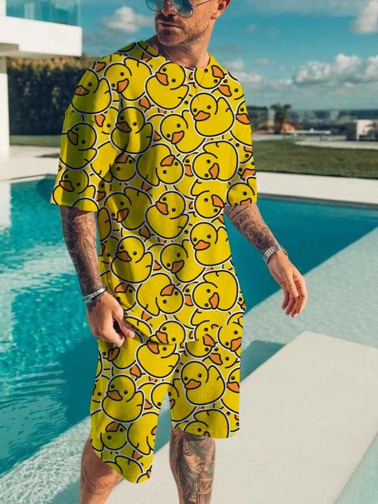 

The 2025 New Summer Men's Suit With Cartoon Yellow Duck Print Street Fashion Casual Wear Is Breathable And Comfortable