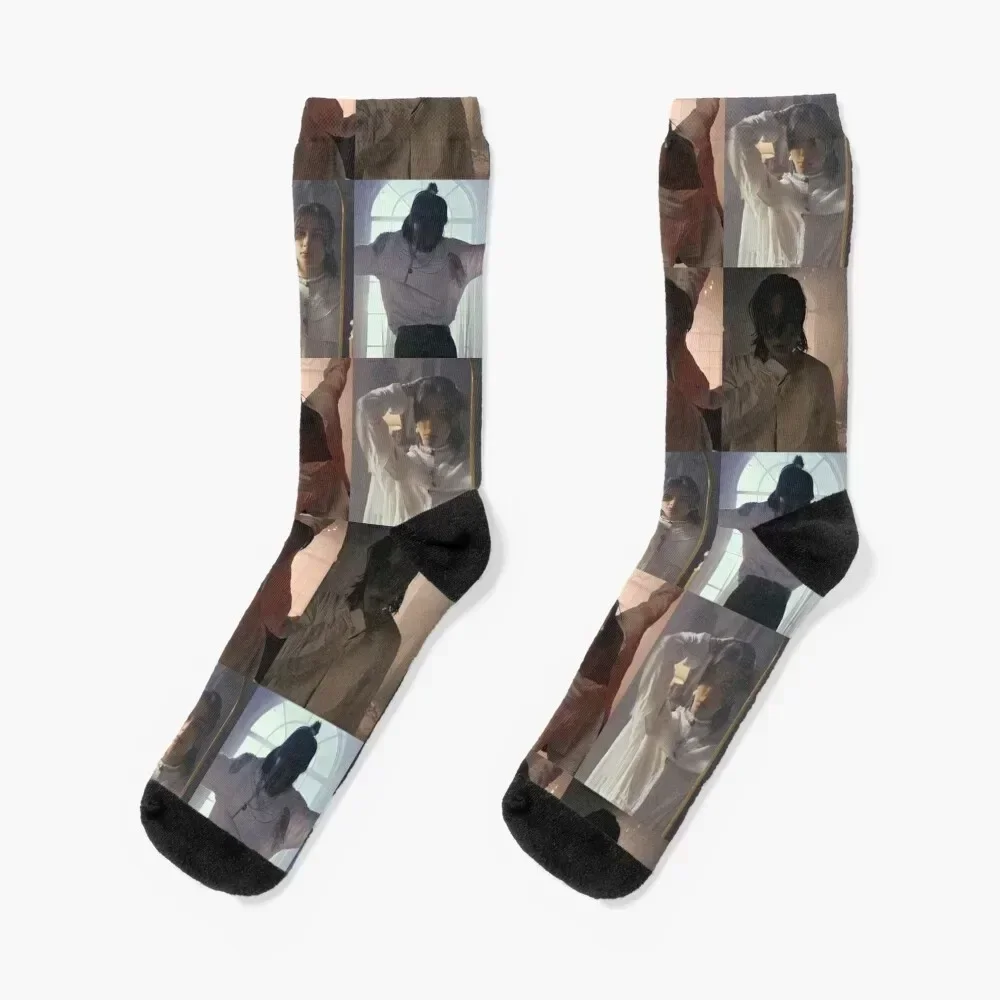 

Hyunjin Socks sheer Run retro Soccer Socks For Man Women's