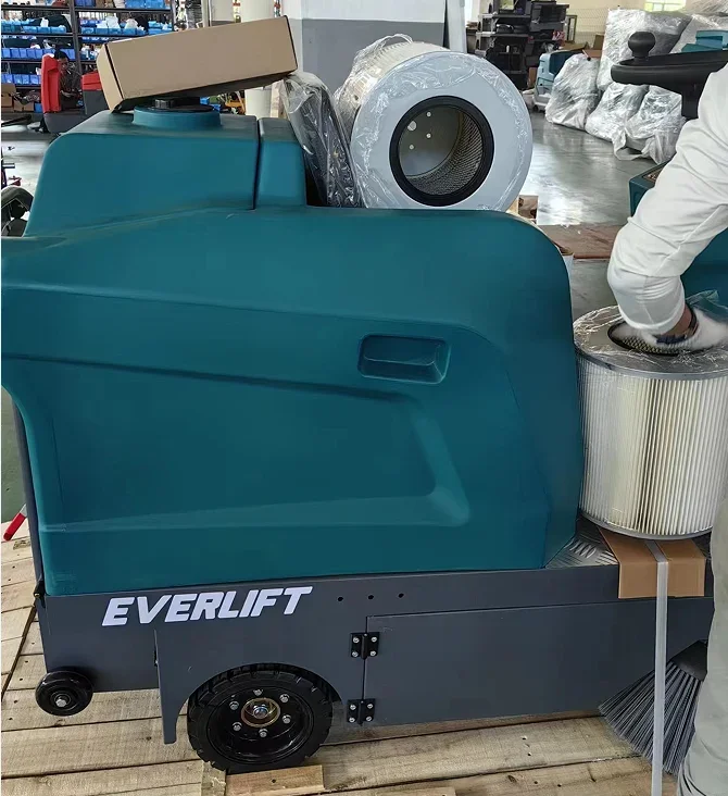 EVERLIFT High Efficiency Ride on Floor Cleaning Electric Street Sweeper Machine  Industrial Floor Sweeper