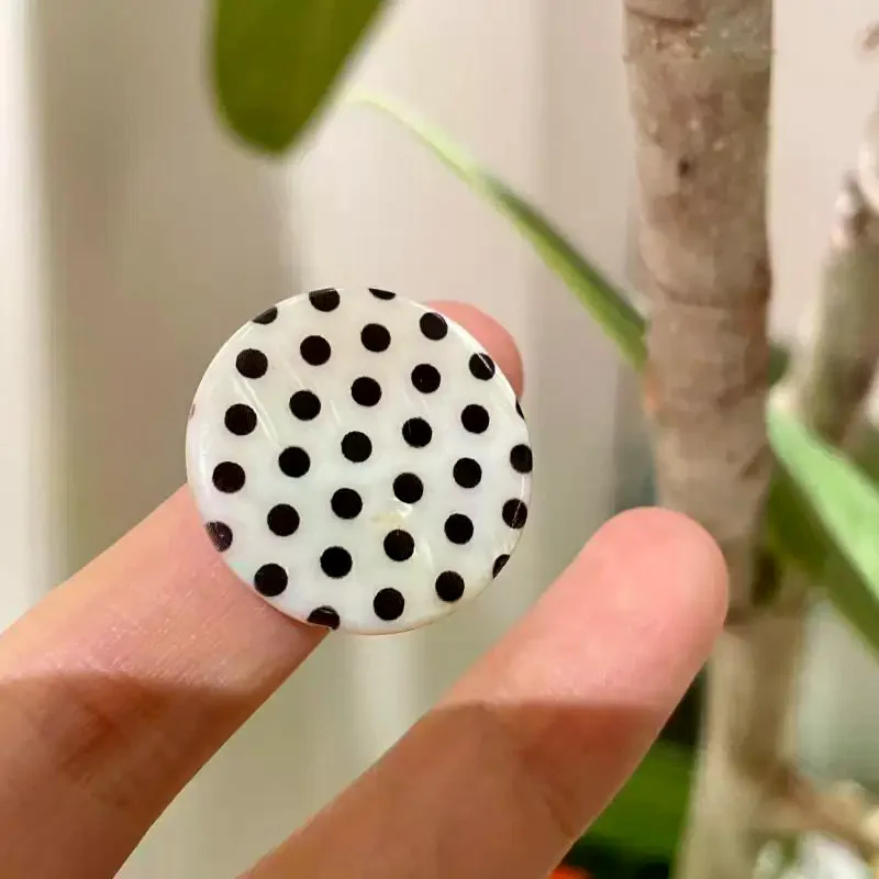 Vintage Niche Black And White Polka Dot Open Rings For Women Design Sense Round Acrylic Chic Finger Ring Aesthetic Jewelry