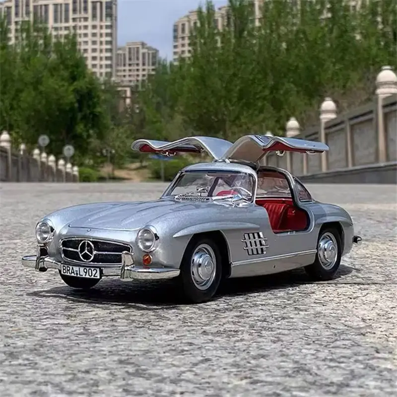 1:32 Benzs 300SL Alloy Car Model Diecasts Metal Classic Vehicles Car Model Sound Light Simulation Collection Childrens Toys Gift