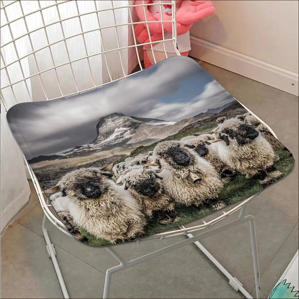 Sheep Farm Happy Cushion Mat Modern Minimalist Style Sofa Mat Dining Room Table Chair Cushions Unisex Fashion Anti-slip