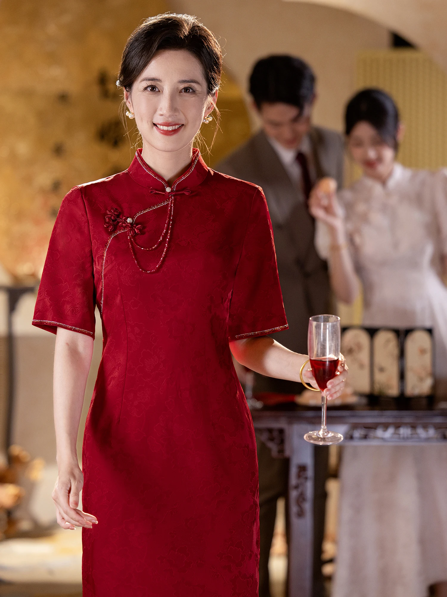 

Ele Wedding Dr New 2026 Vintage Sle ort Sve Mid-Length Pure Color Qipao for Mother of the Bride High-Quali Fa...