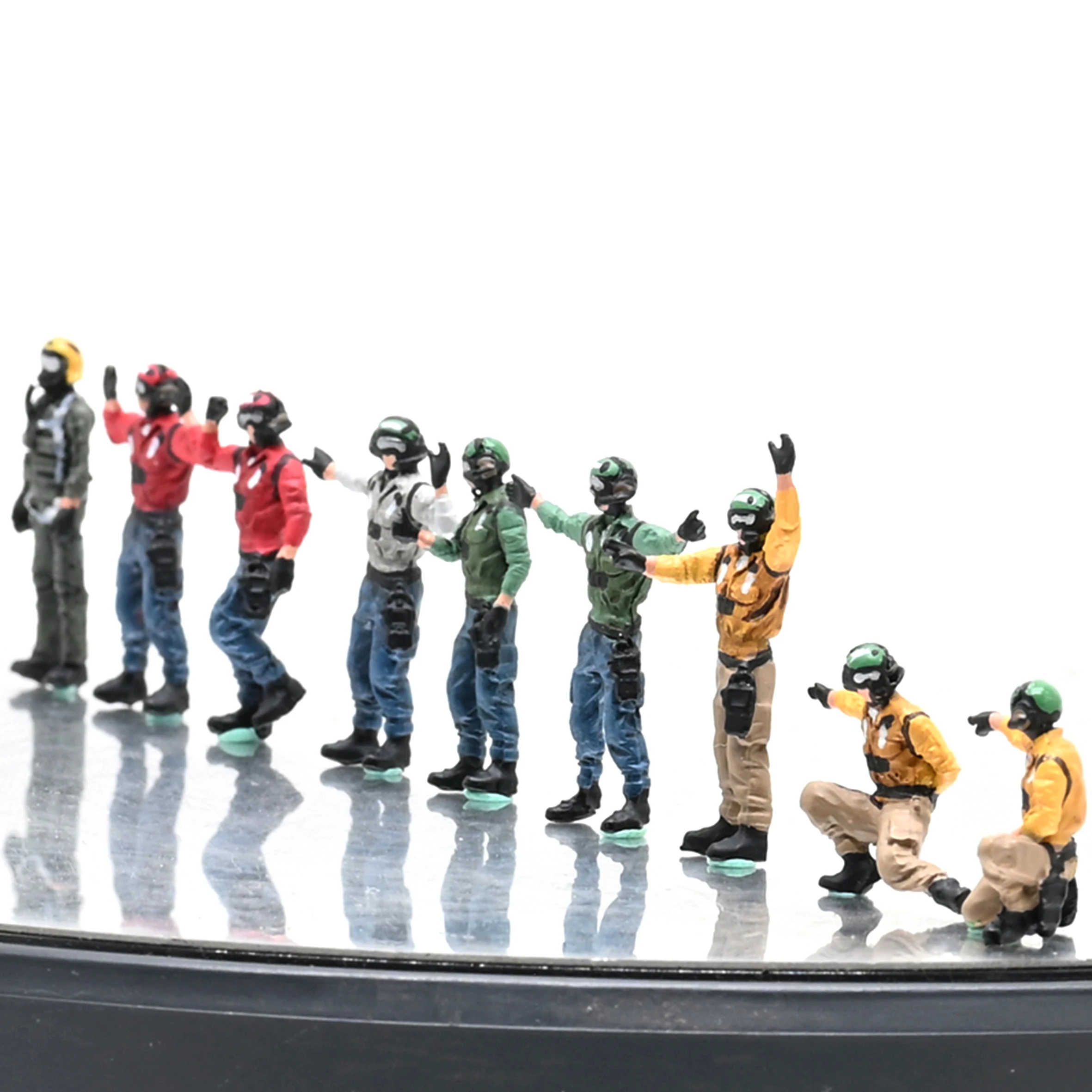 1/72 colored finished ground crew model (9 people)