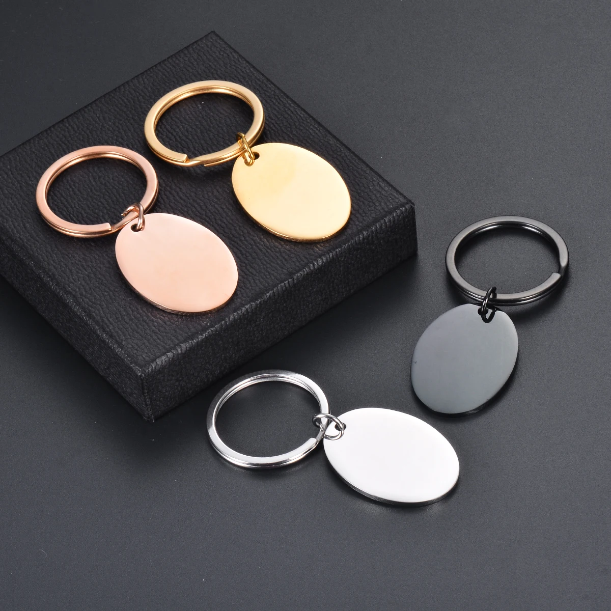 4Pieces Mirror Polished Stainless Steel Oval Charm Blank Tag Keychains For DIY Souvenir Gifts Womens Mens Car Key Jewelry