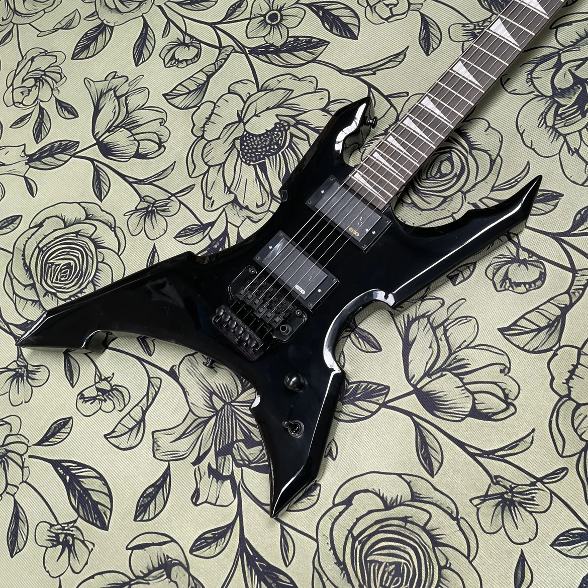 

Black 6-string electric guitar， with humbucker pickups and double locking tremolo systemguitars, a distinctive electric guitarra