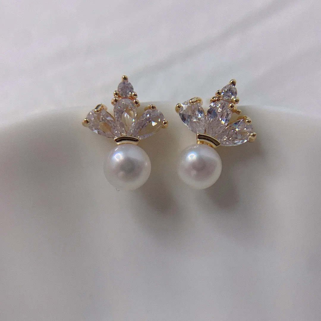 

High Quality Shiny Crystal Clover Design Natural Freshwater Pearl 14K Gold Filled Female Stud Earrings Jewelry For Women Gift