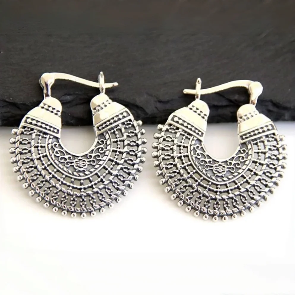 Vintage Delicate Hollow Textured Silvery Plated Hoop Earrings for Women Ethnic Tribe Style Banquet Vacation Personalized Jewelry