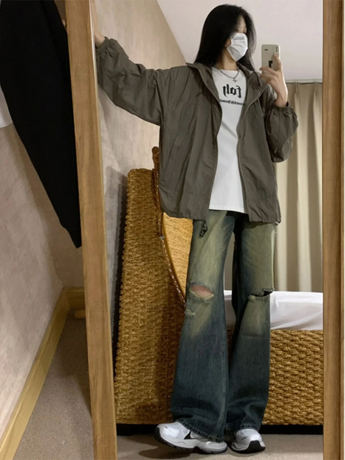 

Летний мужской комплект из двух предметов: джинсы в американском уличном стиле с эффектом потертости, дышащие, быстросохнущие, с защитой от солнца, повседневные, свободного кроя.