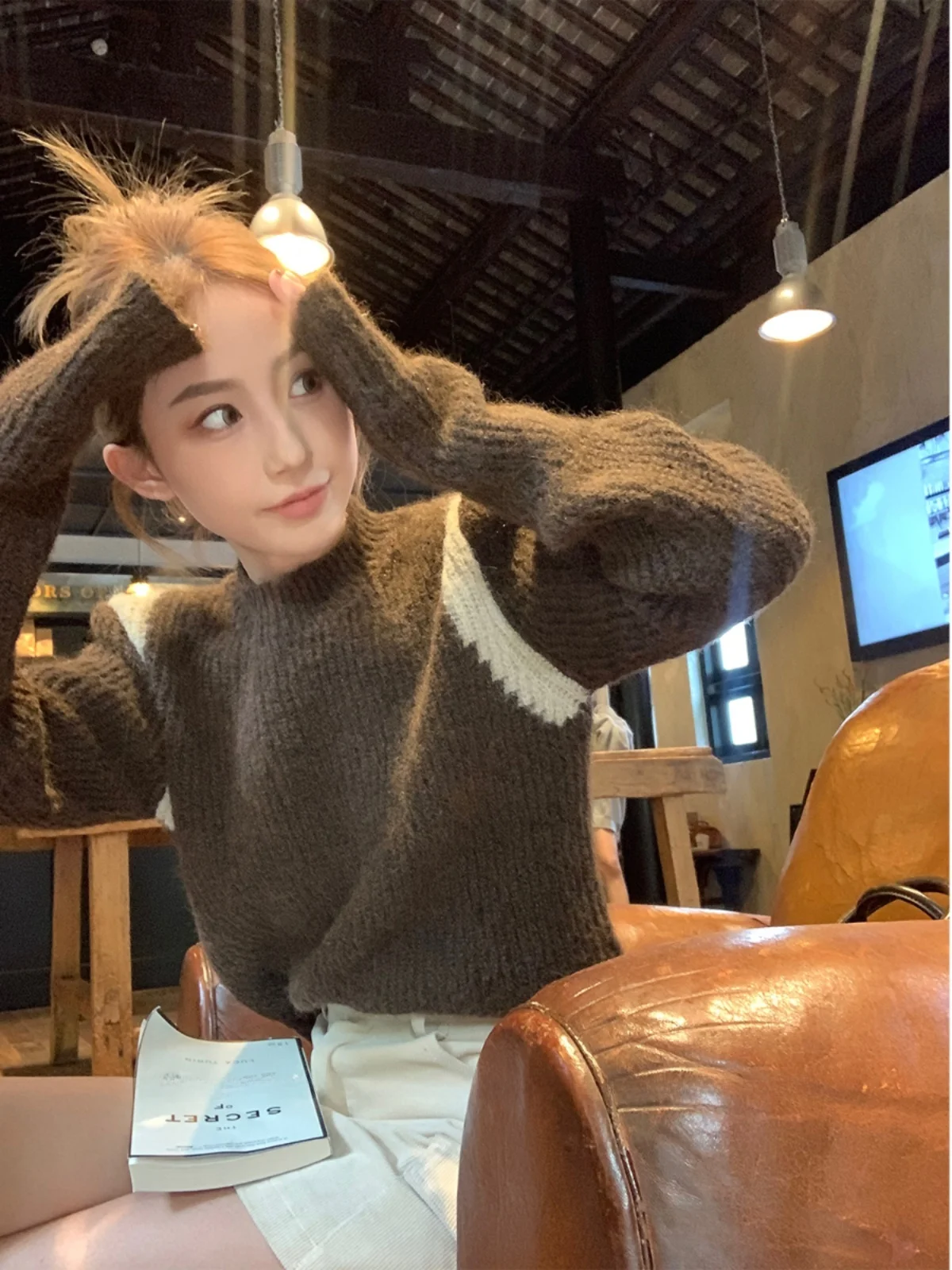 

Loose Women's round Ne Sweater Soft Color Blo Design Spring 2025 Slimming Knitwear Comfortable Fit Casual Sle