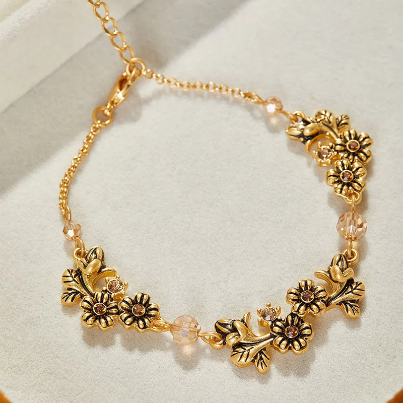 New Qingdao medieval jewelry new flower premium bracelet niche jewelry design sense niche retro style wholesale