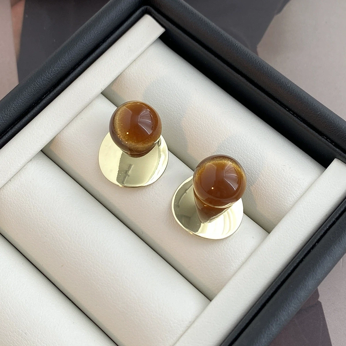 Brown Round Opal Stud Earrings for Women Golden Color Metal Sheet Geometric Personality Earrings Trendy Party Jewelry Girls Gift