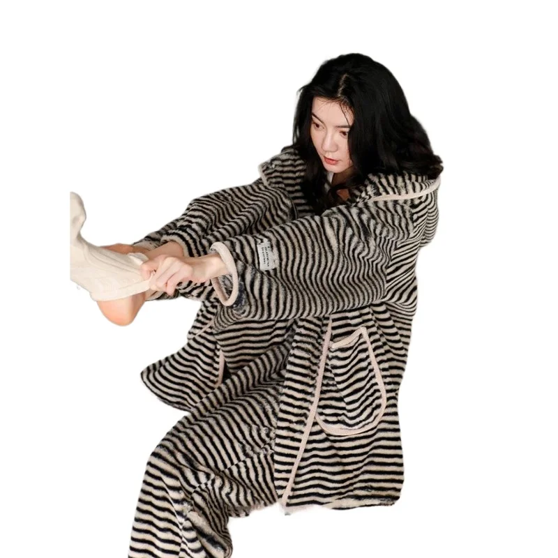

Fat Sister Extra Large Size Loose 145KG Autumn and Winter New Striped Hooded Fashion Pajamas Foreign Style Outside Loungewear