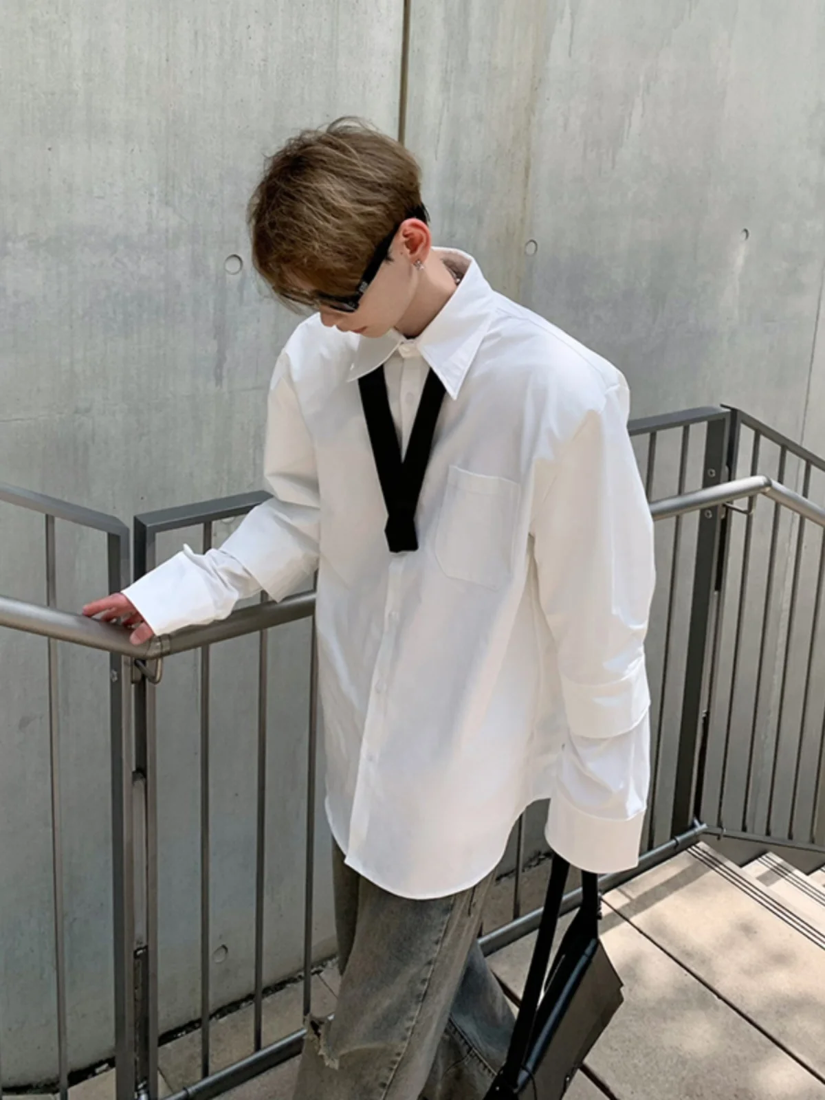 

White Long Sve irt Men Summer Korean Sle M Cool Top Cleanfit irt Jaet Breathable Loose Fit Youth Trend Square Collar