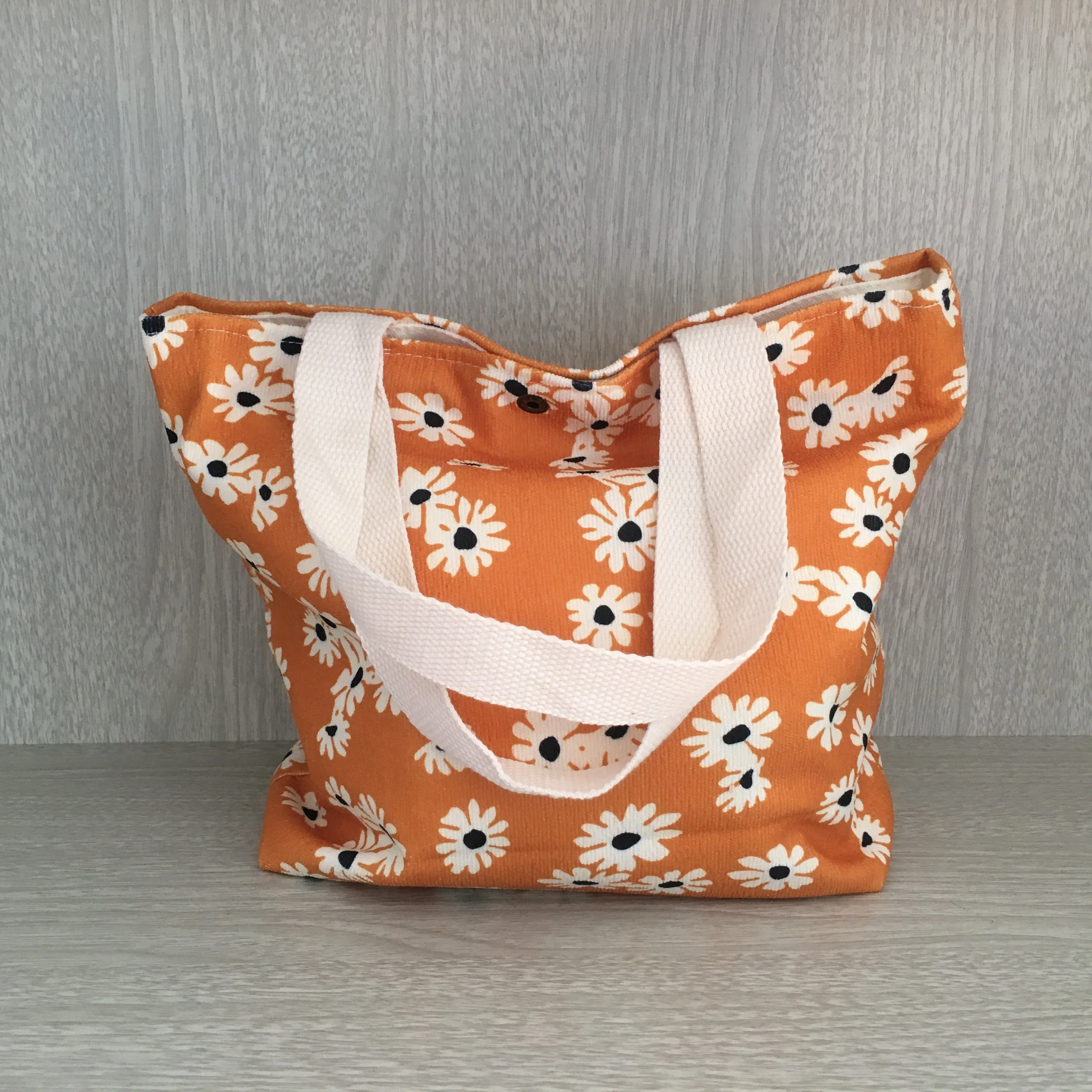 Damen- und Mädchen-Arbeitstasche aus Cord, Alltagstasche mit kleinen grünen Blumen, blaue Gänseblümchen aus Cord, tragbare rote Rosen-Tasche aus Cord – Detail 9