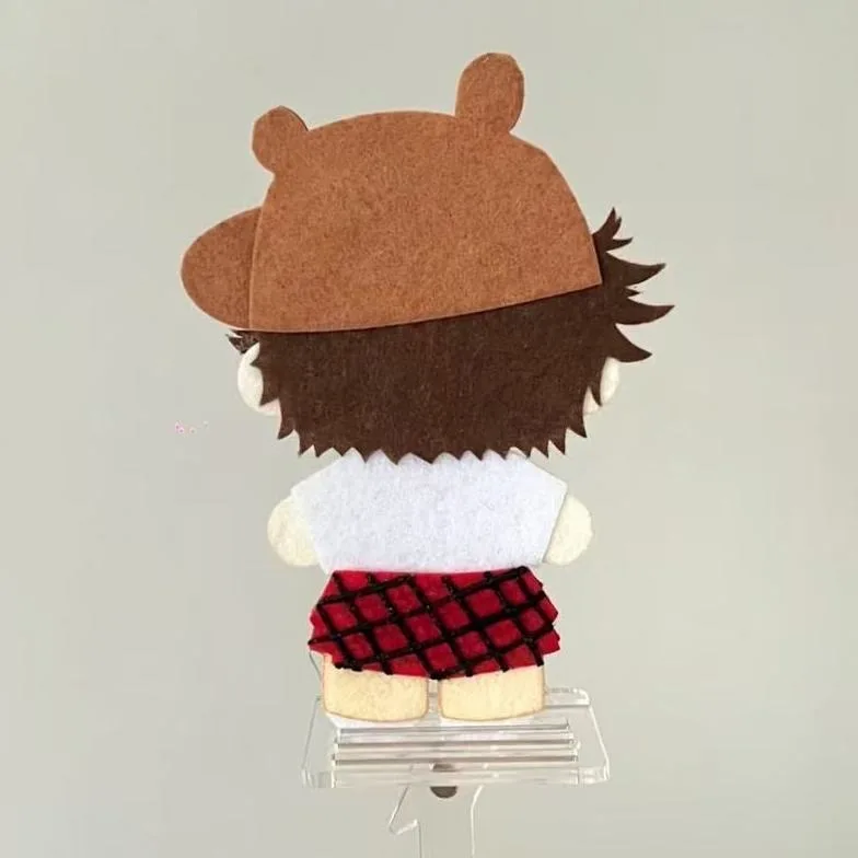 منتج نهائي جديد من قماش Ziyu غير المنسوج لطيف محلي الصنع بقيمة جمالية عالية وإكسسوارات حقيبة الظهر وقلادة تنكرية