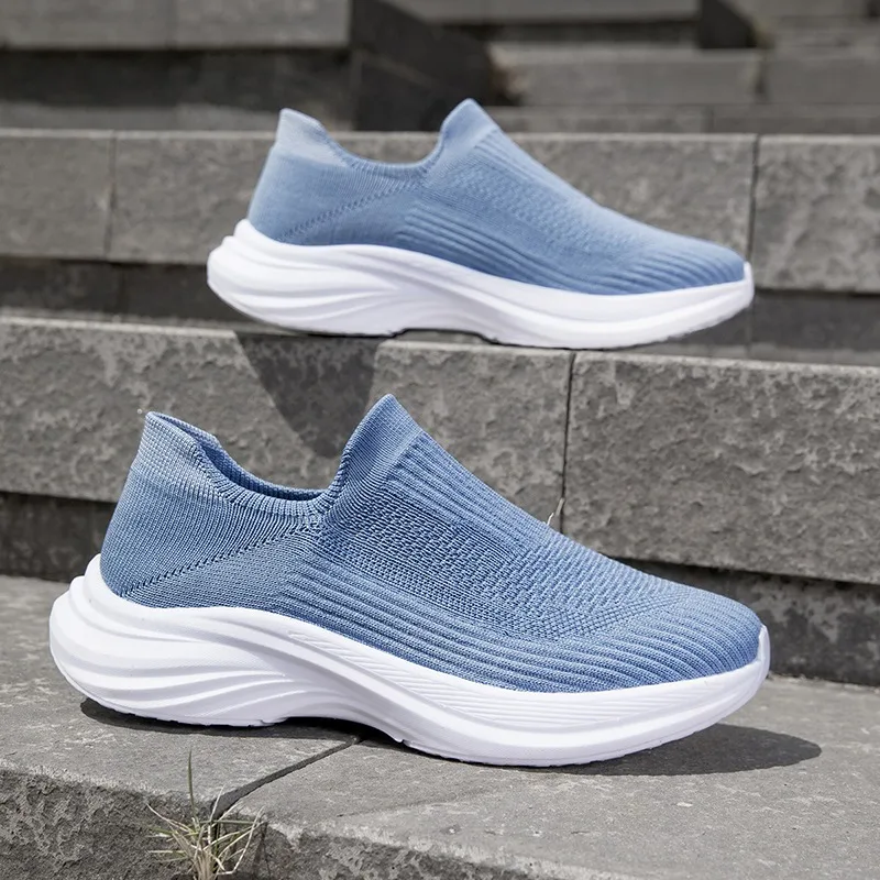 

Men'sandWomen'sCasualSportsShoes,BreathableSlip-OnHikingShoesforMen,Comfortable,Soft, Non-Slip, and Wear-Resistant Walking Shoes