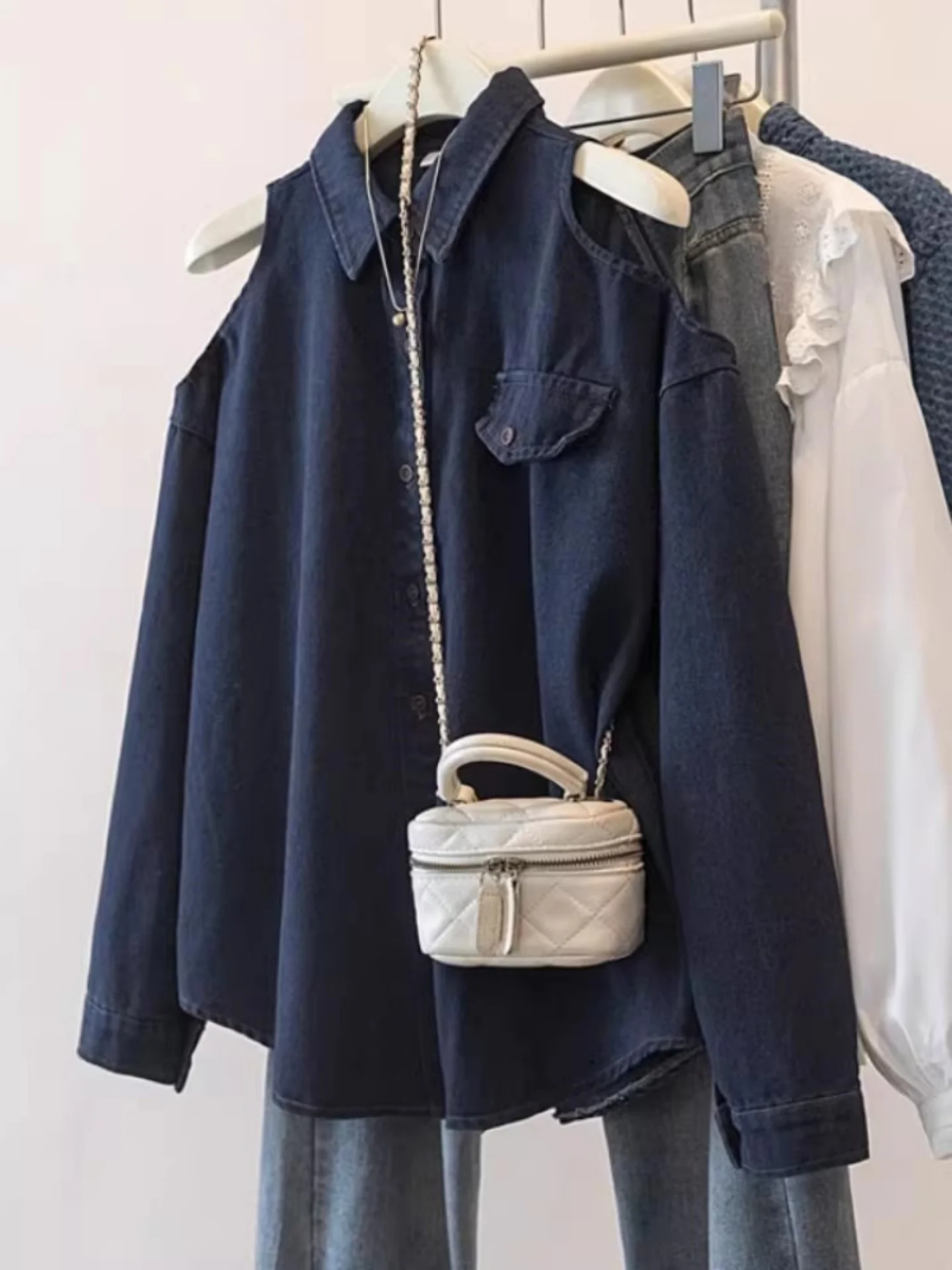 

Интеллигентно продуманный джинсовый топ с открытыми плечами и длинными рукавами для женщин, весенний, больших размеров, модный, винтажный, в гонконгском стиле