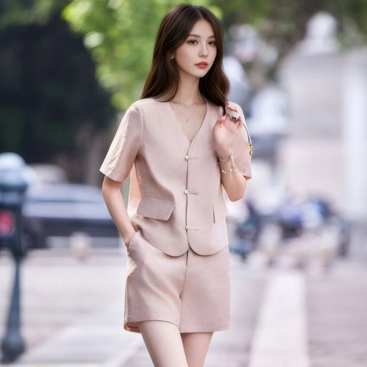 

Летний художественный стиль, женские элегантные костюмы, модный топ с v-образным вырезом и короткими рукавами + шорты с эластичной резинкой на талии, темпераментный повседневный комплект из 2 предметов